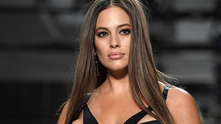 Ashley Graham: Κινδύνευσε να χάσει τη ζωή της κατά τη διάρκεια της γέννας των δίδυμων παιδιών της